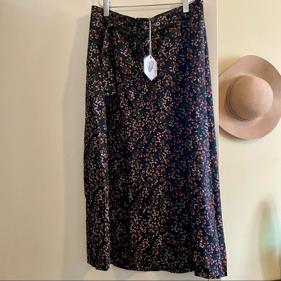 Paper Crane Midi Skirt with Belt - Picture 2 of 8